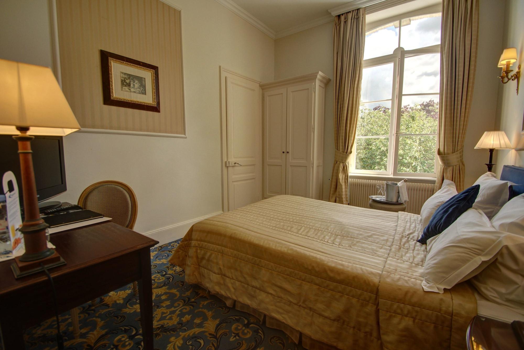 Najeti Hôtel Château Tilques Ngoại thất bức ảnh